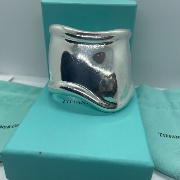 Tiffany & Co. Silver Elsa Peretti Bone Cuff Left Hand Medium 6" Circumference - Picture 15 of 16